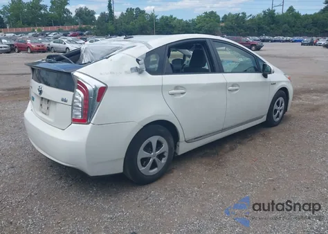2014 Toyota Prius Three z USA, uszkodzony, nr VIN JTDKN3DU2E1760604